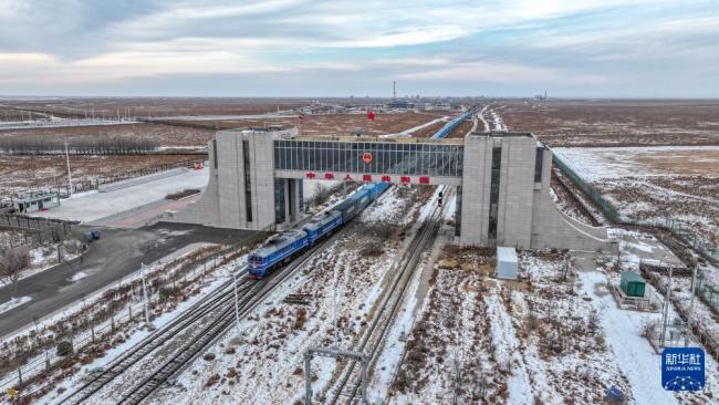 二连浩特口岸出入境流量创新高