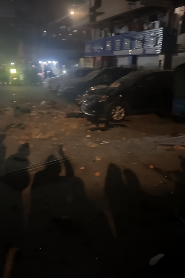 浙江一小区发生爆炸 液化气罐疑引发事故