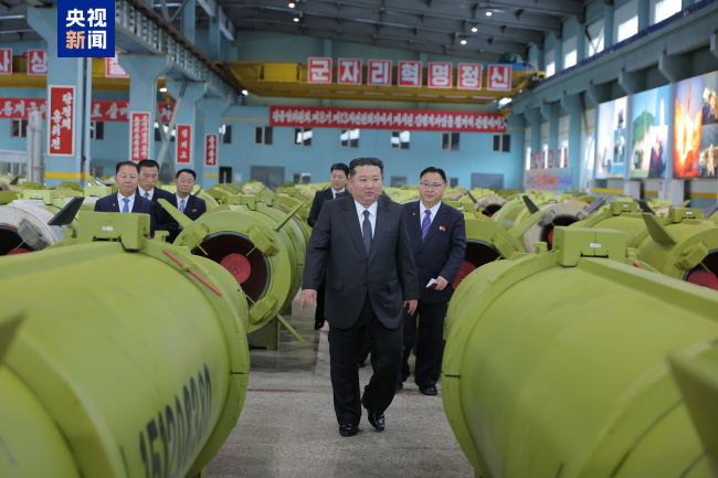 金正恩視察重要軍工企業