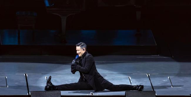 张校友说我方一休息就生病 60+演唱会人老心不老