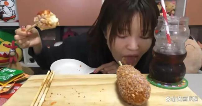 大胃王在中偷吐被发现