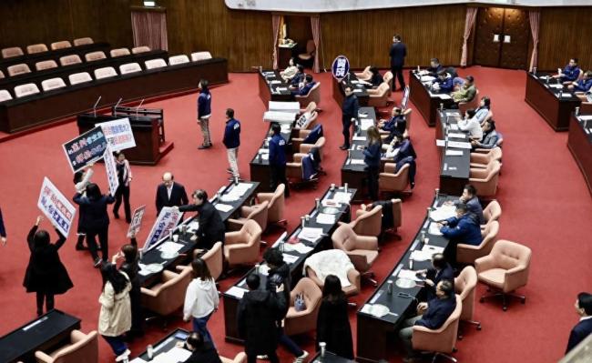 媒体人：弹劾案通过对赖清德是侮辱 留下政治污点