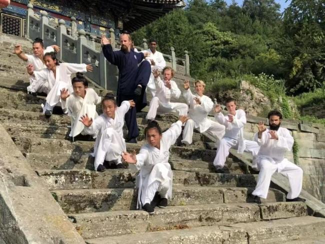 “武当杰克”回应为何学中国功夫 从李小龙到武当道