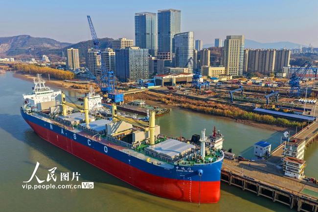 江苏南京：船企赶订单 冲刺“全年红”