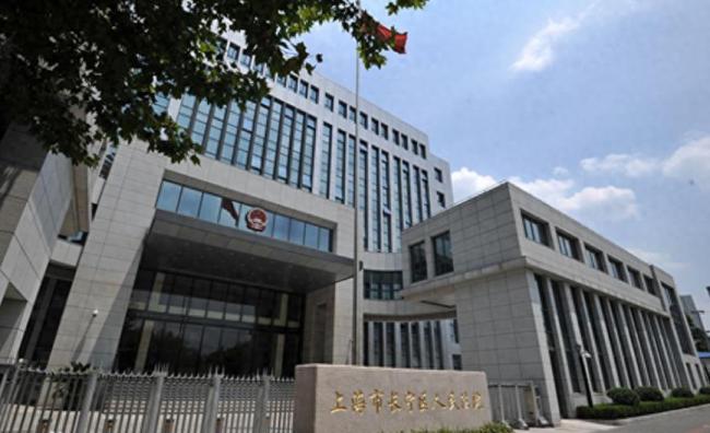 飞行员隐瞒了女友的恋情