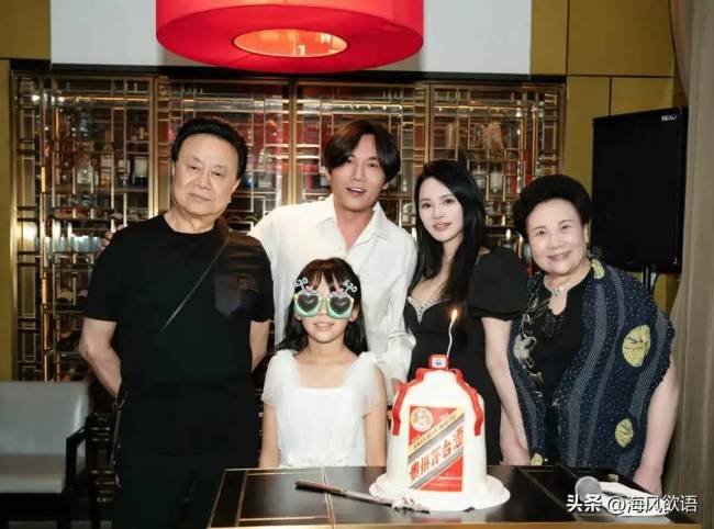 伊能静秦昊女儿米粒近照 独立懂事太圈粉