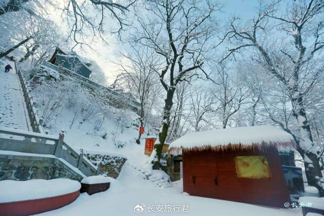 终南山南五台迎来2025年最后一场雪