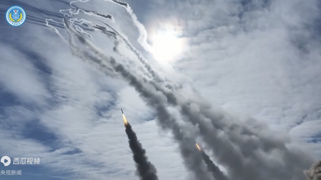 解放军火力突击画面：开火 全部命中 多军种联合演练