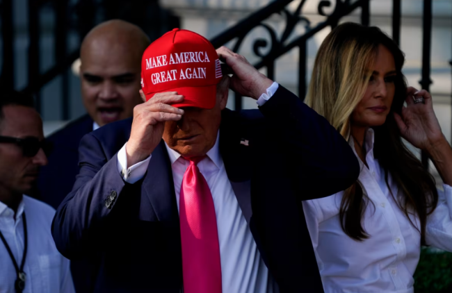 美媒：特朗普正试图让世界MAGA化