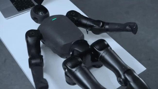 全球首个个人机器人 启元Q1引领未来交互