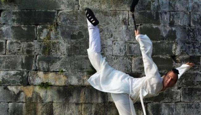 美国男子武当山习武15年金发变黑发 文化传承见证者