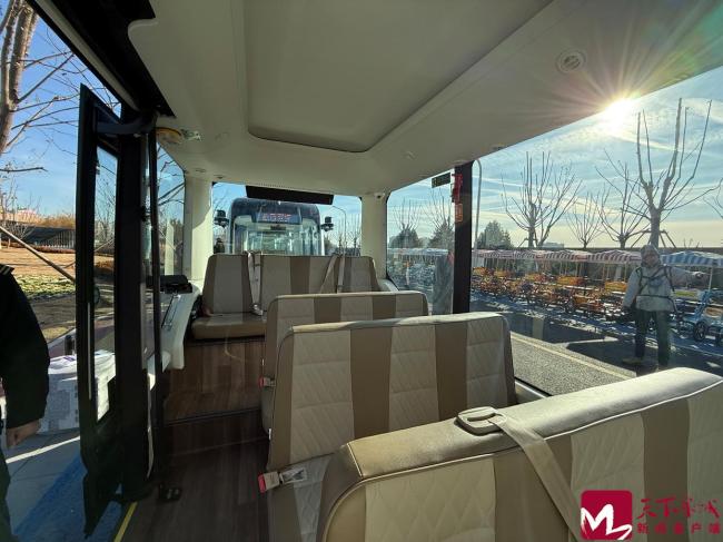 无人驾驶游览巴士亮相济南起步区 科技暖流涌动园区