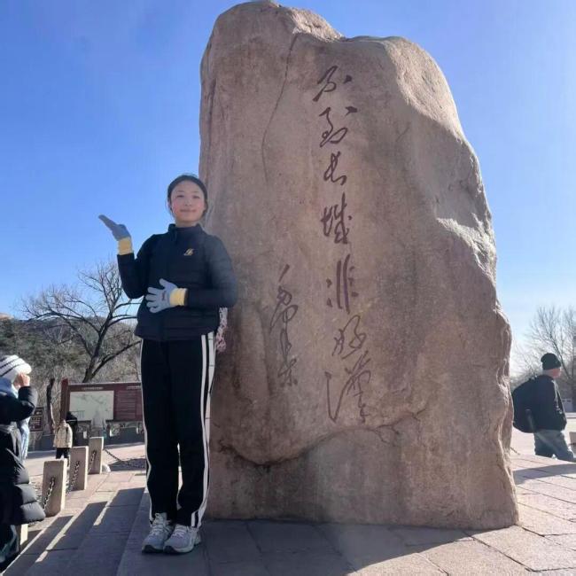 八达岭邀请背诗女孩再游长城 爱国情怀感动网友