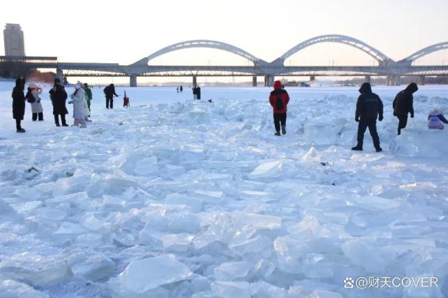 “网红”哈尔滨悄悄干了件大事 冰雪经济再燃热潮