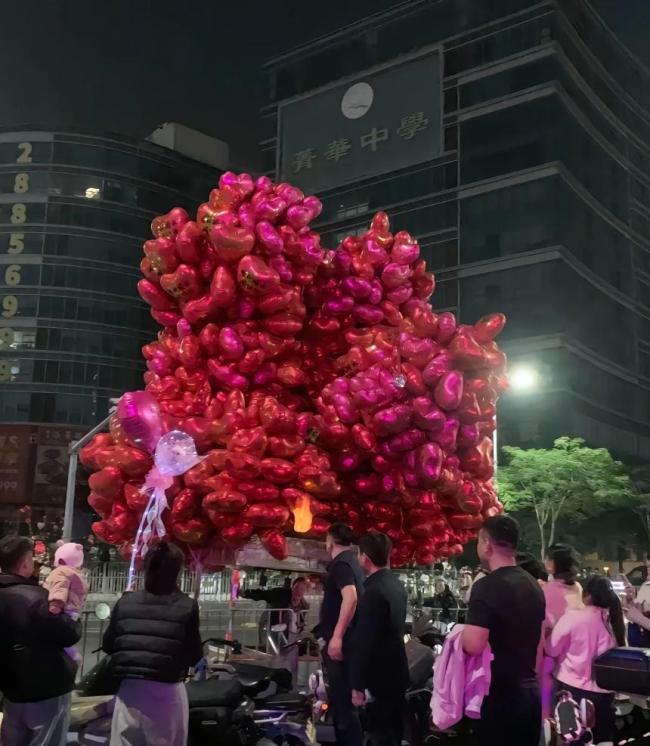 男子跨年夜点燃商贩气球被刑拘 酒后滋事酿险情