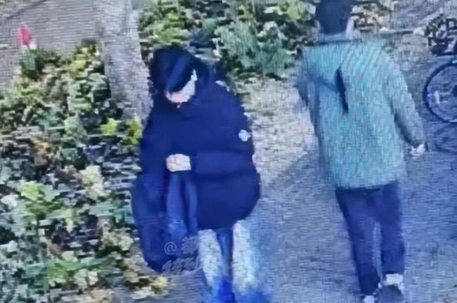 男孩到洛阳旅游失踪 父亲落泪发声 家人焦急寻子