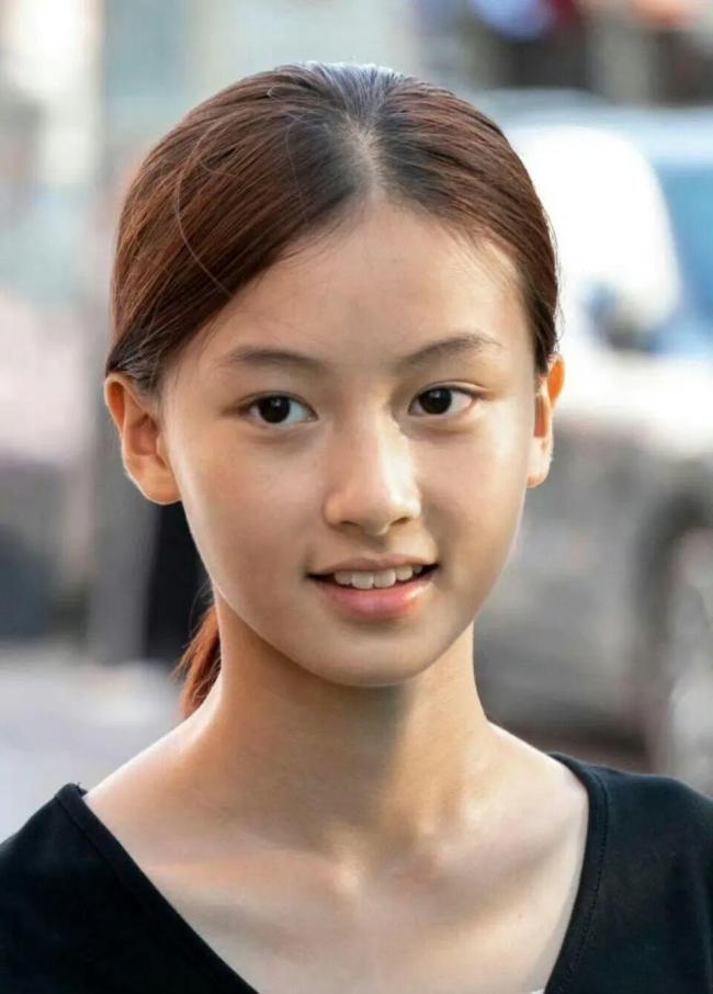 神似张柏芝的素颜美女七七出道