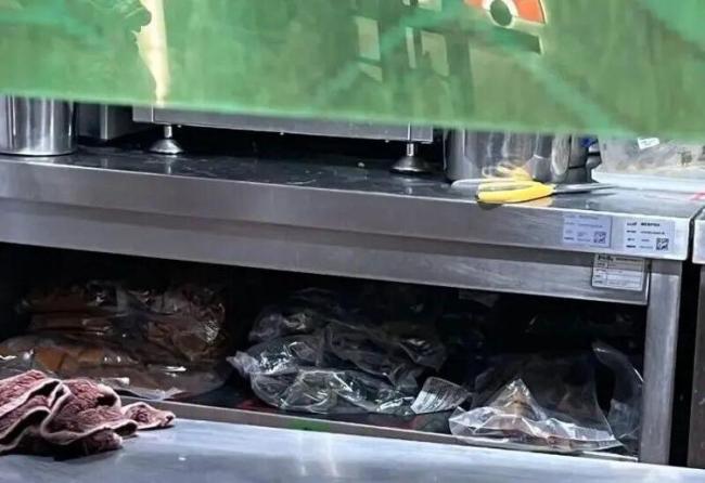 和府捞面被曝频用预包装食材 高价预制面引争议