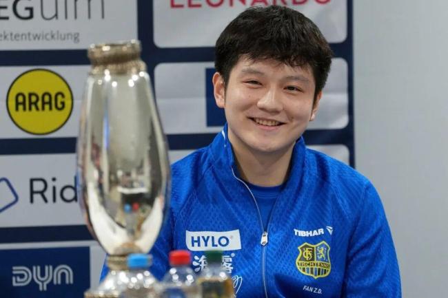 樊振东率队获得冠军 留洋首冠荣耀时刻