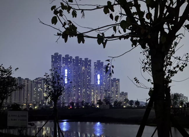 广州一小区遭臭气袭扰数月 废气“达标扰民”引关注