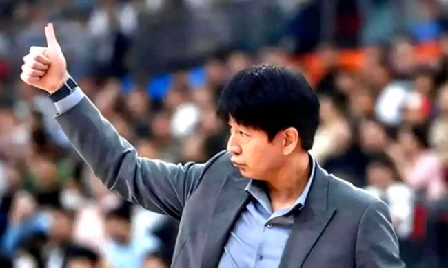 邱彪发怒为什么要摔衣服，郑昊燃犯规为什么要笑？