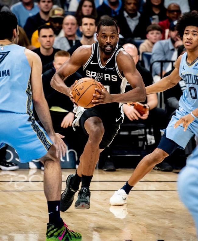 你如何看福克斯最后一球绝杀失败 灰熊逆转胜马刺