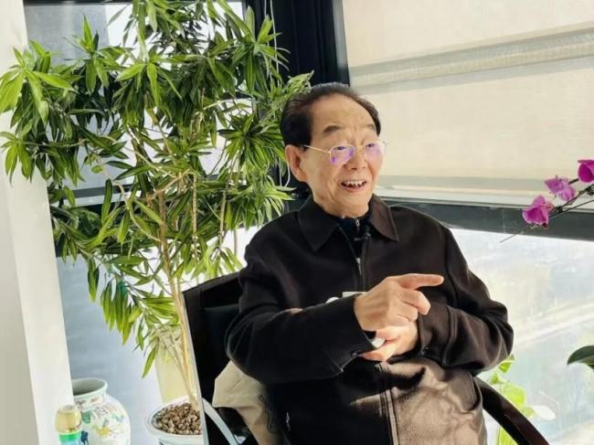 周恩来侄子:七伯一生坚守廉洁底线 天下为公的精神典范