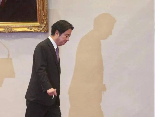 台坠机飞行员还没找到 为何又是F-16 管理混乱再酿悲剧