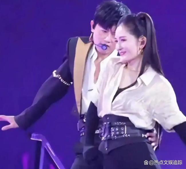 张杰55场演唱会场场秒光 谢娜惊喜登场甜密互动