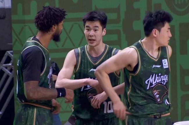 北京男篮主帅许利民被喊下课，郭昊文11中1外加6作假，新疆新帅到位 CBA赛场风云不断