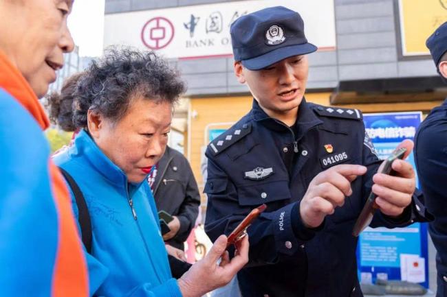 一个警察家庭的守护故事