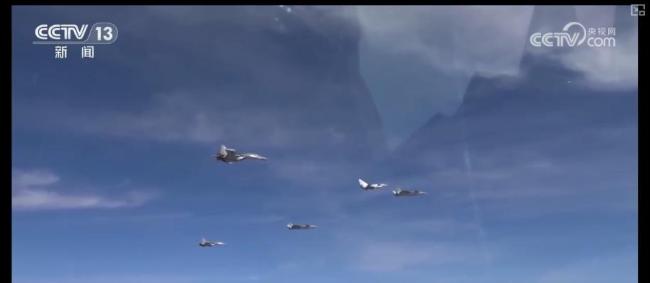 歼20威龙奋飞十五载 长空砺剑见证腾飞