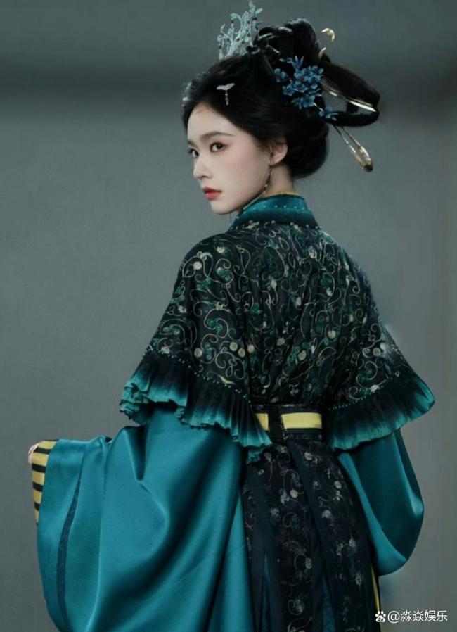 林允 古装仪态 利刃藏柔破茧成凰