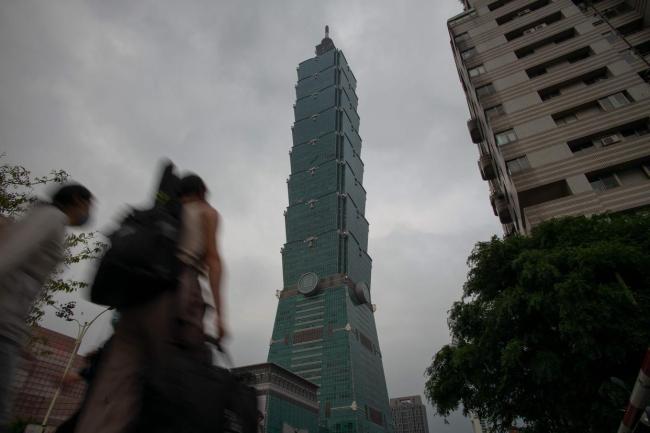 媒体谈美国“弃台”