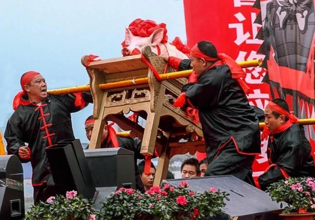 “年猪宴”里藏着不少非遗密码 乡土盛宴唤醒年味乡愁