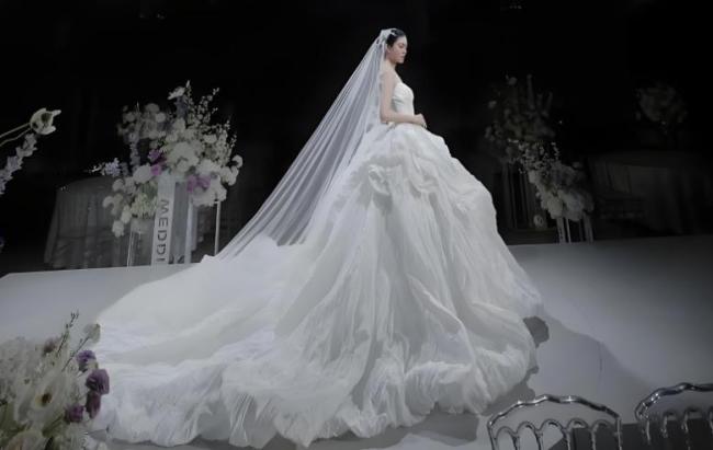 9岁的我在爸妈婚礼上当了一次司仪 朴素的幸福更真实