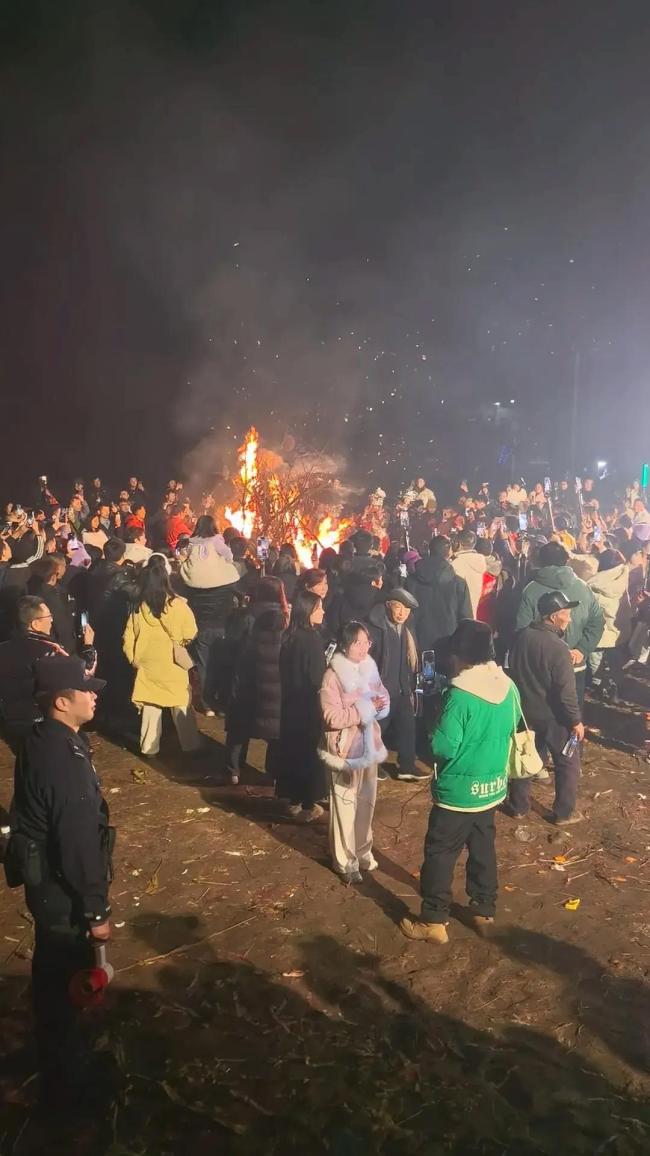 杀猪宴呆呆回应发视频初衷 只为让家热闹一点