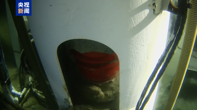 我国首台海底地层空间钻探与监测机器人研发成功