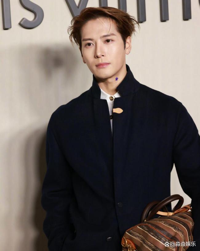 王鹤棣宋茜王嘉尔豪门Party LV四小天鹅真实互动引爆现场