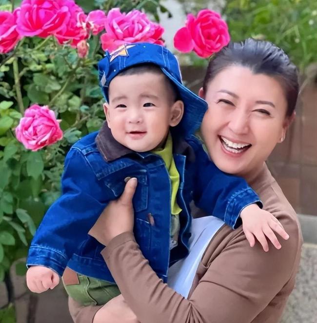 闫学晶名下6家公司已经注销 风波后商业版图缩水