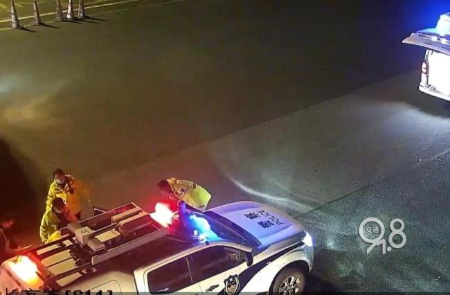 杭州高速上8分钟生命接力 警医联动救危急