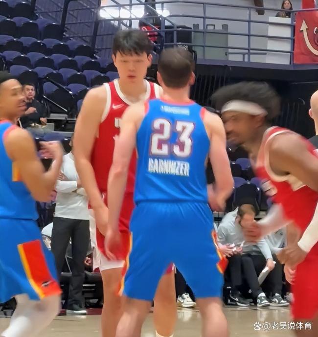 杨瀚森单手反扣