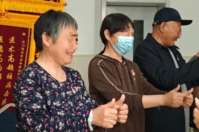 93岁奶奶出镜跳舞为尿毒症孙女打气 舞动传递希望