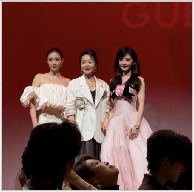 骄阳似我庆功宴是婚礼的场地 顶奢级催婚现场