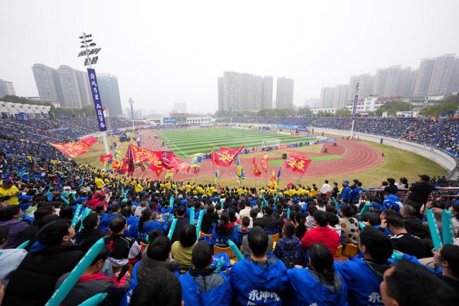 “湘超”冠军城 足球热不熄