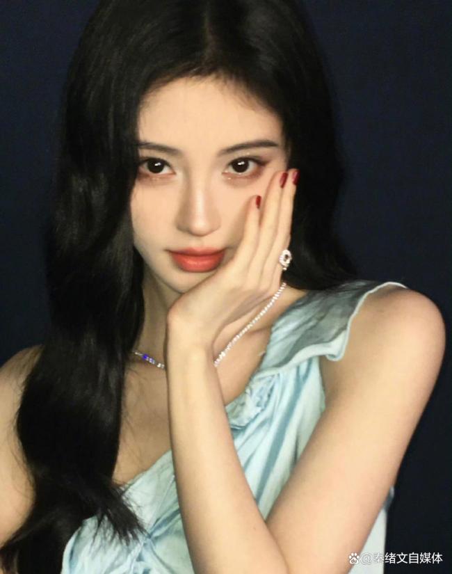 曝鞠婧祎四千年美女系丝芭营销