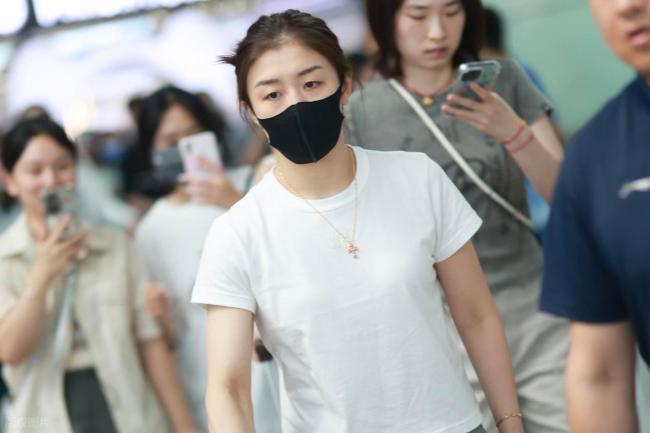 乒坛巨擘谈樊振东陈梦退出世排 步骤差错性的终极体现