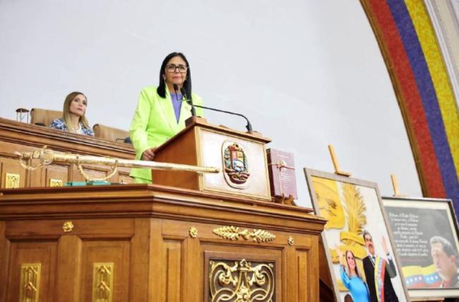 委内瑞拉代总统再呼吁全国保持团结