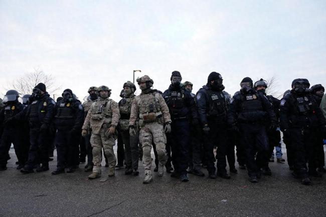 美国移民执法政治化的结构性裂变 街头冲突映射深层分裂