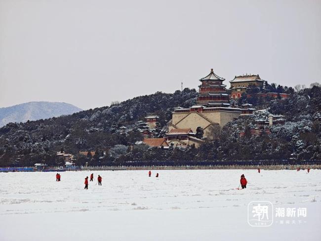 北京颐和园的雪景如何 古韵银装引游客赞叹